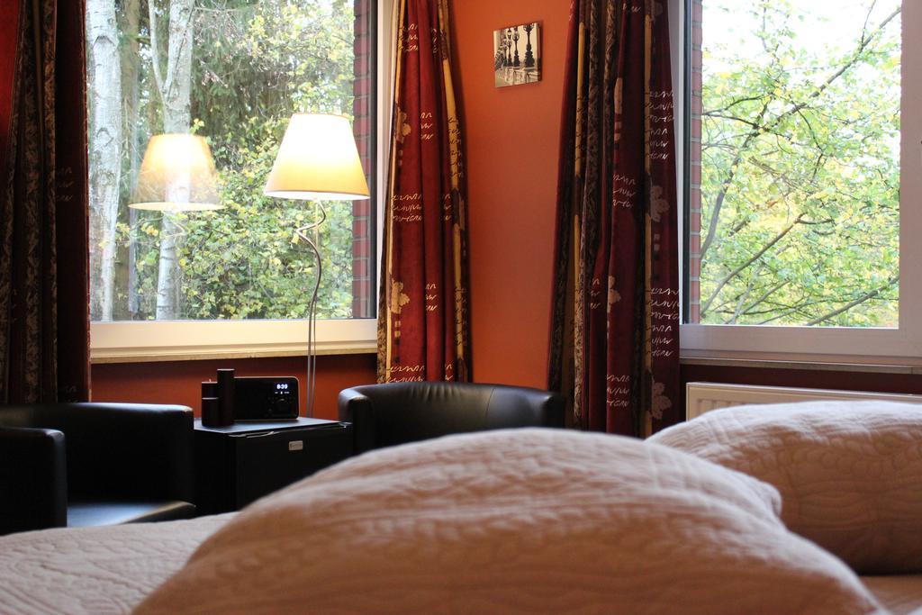 Green Hill Guest House And Apartment โอเวอไรเซอ ห้อง รูปภาพ