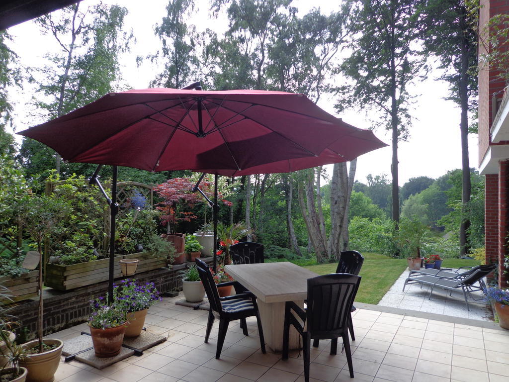 Green Hill Guest House And Apartment โอเวอไรเซอ ภายนอก รูปภาพ