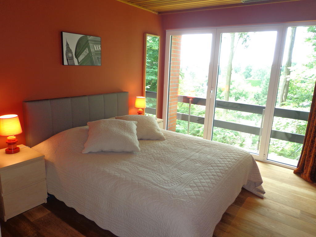 Green Hill Guest House And Apartment โอเวอไรเซอ ห้อง รูปภาพ